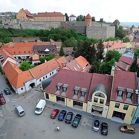 Park Minaret Hotel Eger