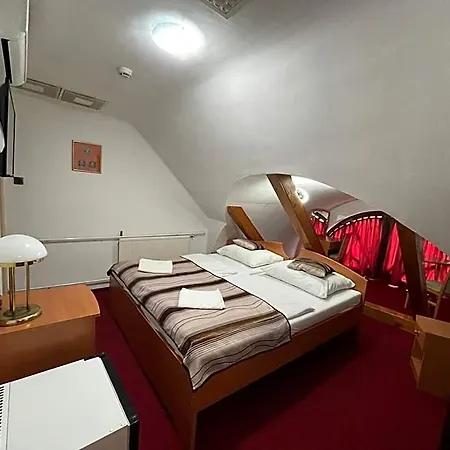 Hotel Park Minaret 3*